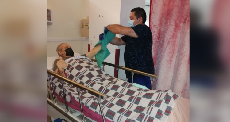 Suspenden en la puerta del pabellón cirugía a paciente con cáncer por paro de la Fenats Concepción