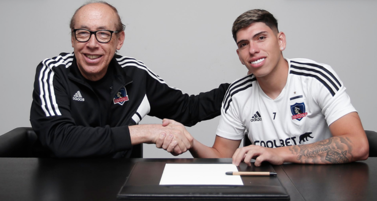 Carlos Palacios es presentado en Colo Colo como nuevo refuerzo para el 2023.