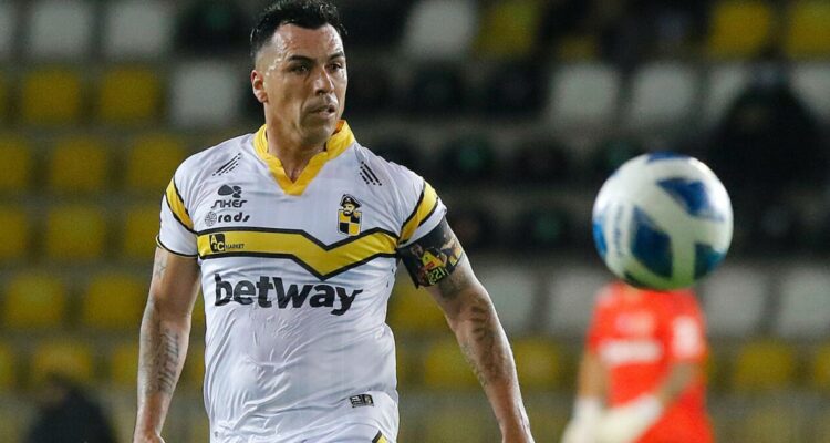 El SAU le guarda un cupo a Esteban Paredes si decide volver al fútbol