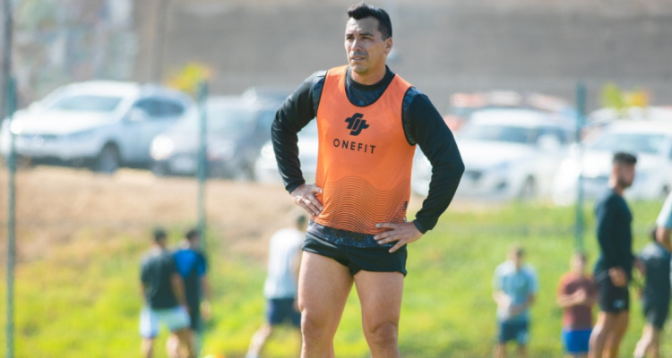 Esteban Paredes puede volver al fútbol profesional.