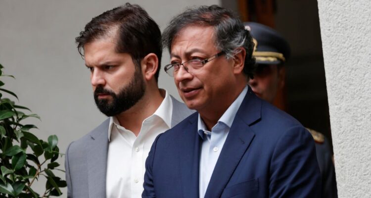 petro suspende agenda chile