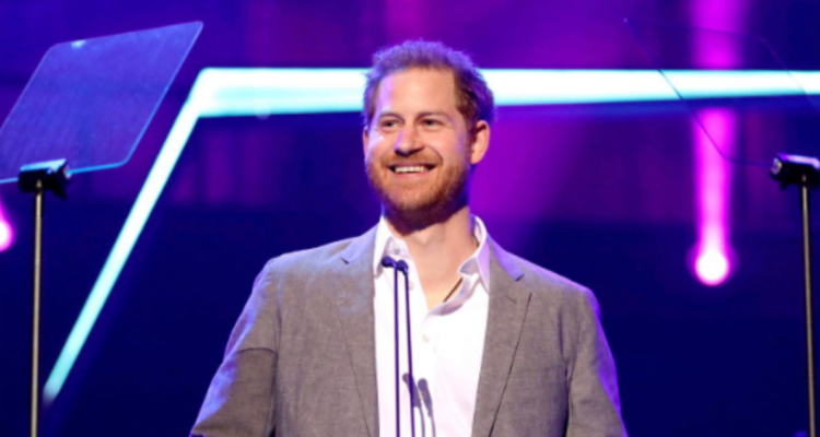 Príncipe Harry confiesa que perdió la virginidad de manera humillante