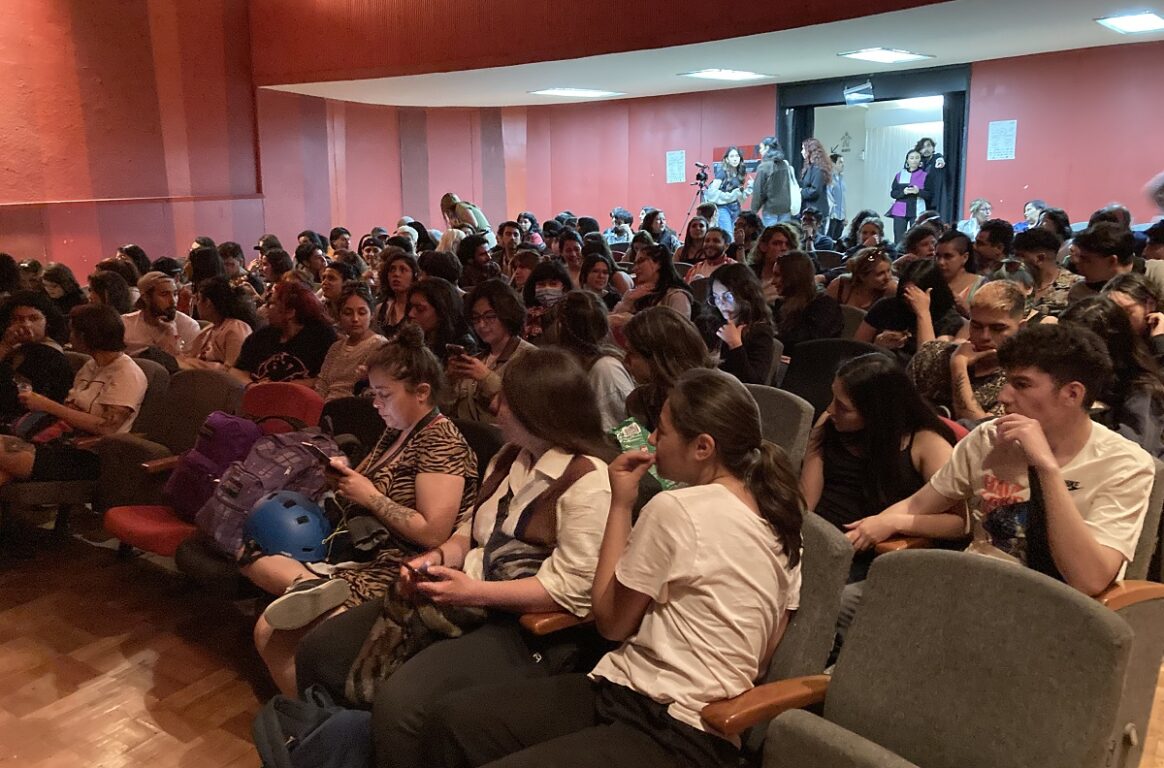 publico teatro camilo henriquez