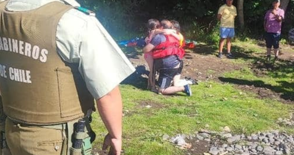 Rescate de familia en río de San Pablo
