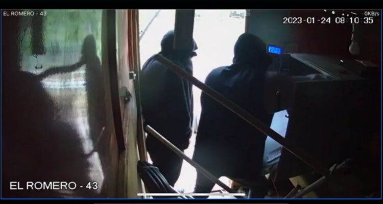 Delincuentes saquean Radio Entre Olas en Pichilemu: robo superaría los $30 millones