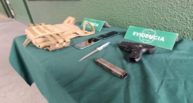 Nueve detenidos tras dos robos de vehículos en la capital: siete son adolescentes