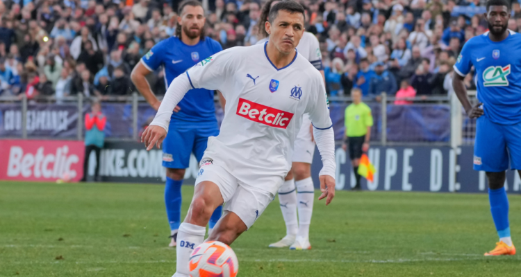 El arquero del Hyères habló de su enfado tras el gol de Alexis Sánchez en la victoria del Olympique de Marsella por la Copa de Francia.
