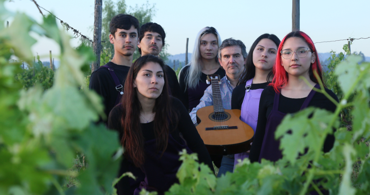 Teatro a Mil lleva obra "La mágica historia del vino" a Santa Cruz con funciones gratuitas esta semana