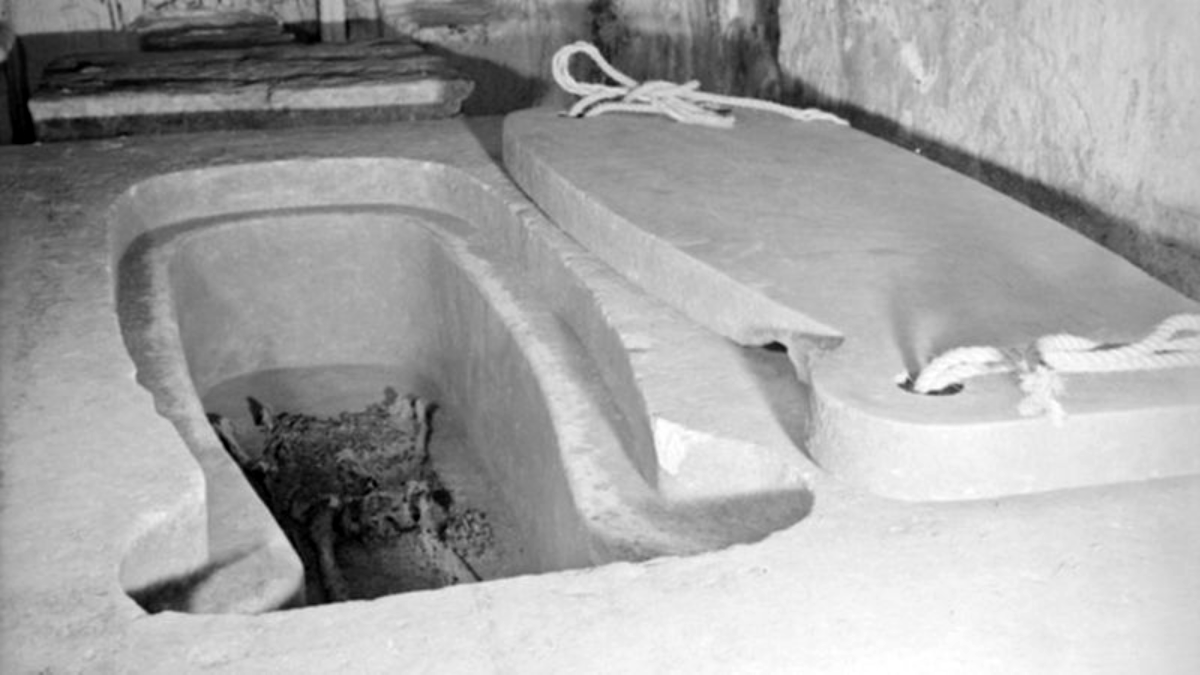 El sarcófago de Pakal, rey maya, tenía forma de pez