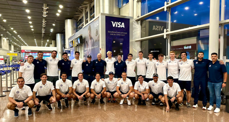 La selección de Hockey césped Chile masculina parte rumbo al Mundial de la India.