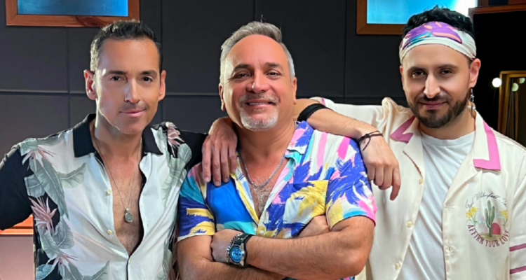 Luis Jara junto al dúo Way