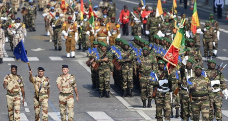 Tropas de Sri Lanka en una parada militar.