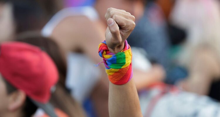 El Ministerio de la Mujer y Equidad de Género planea un poryecto de ley para crear una Subsecretaría LGBT+ luego de terminar mesa de trabajo.