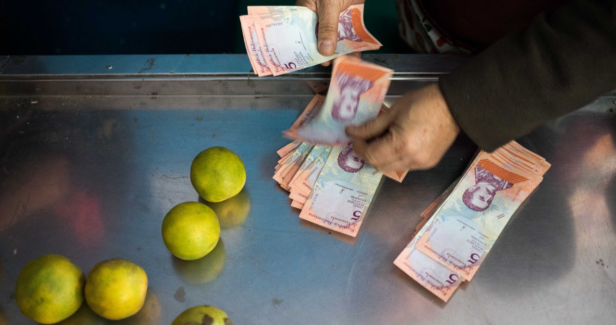 US$6 de sueldo mínimo en Venezuela desatan masivas protestas del sector público