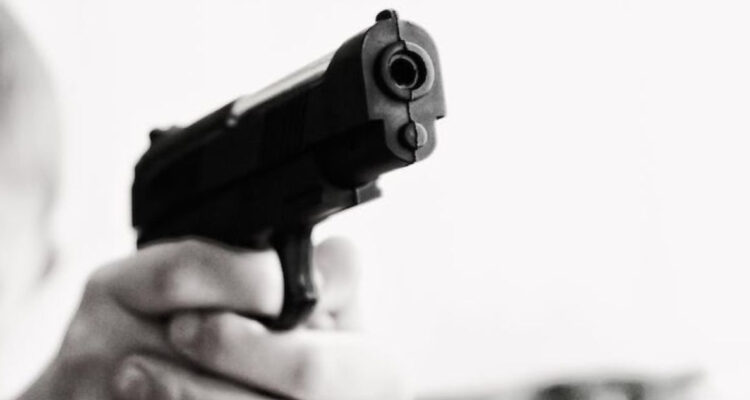 Prisión preventiva para sujeto que intentó robar bencinera y disparó a Carabineros en Punta Arenas