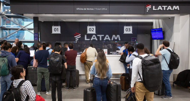 Sernac llama a pasajeros a cobrar tasas de embarques de vuelos no utilizados entre 2015 y 2021