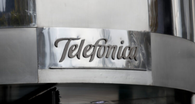 En Perú multan a Telefónica con millonaria suma tras litigio por impuestos a la renta