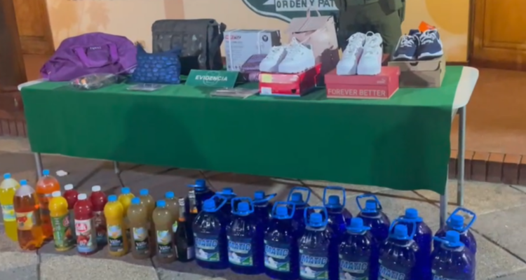 Tres detenidos por tour delictual en la RM: conductor le sacó el auto a la abuela para delinquir