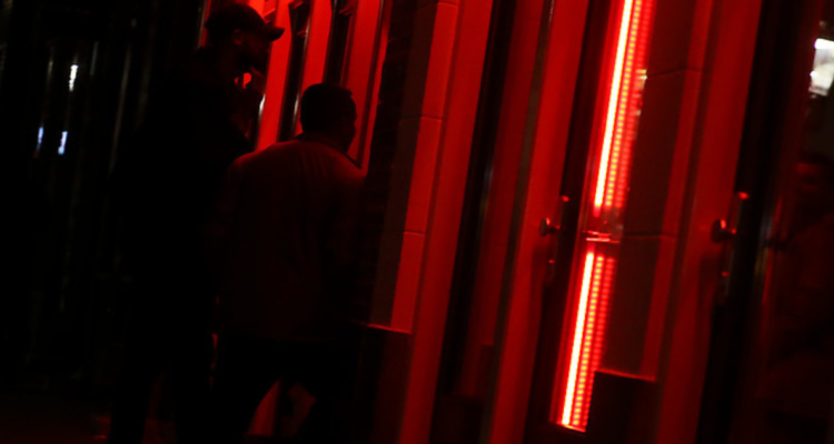 Prisión y arresto domiciliario para banda que atacó y robó a 82 trabajadoras sexuales en Valdivia