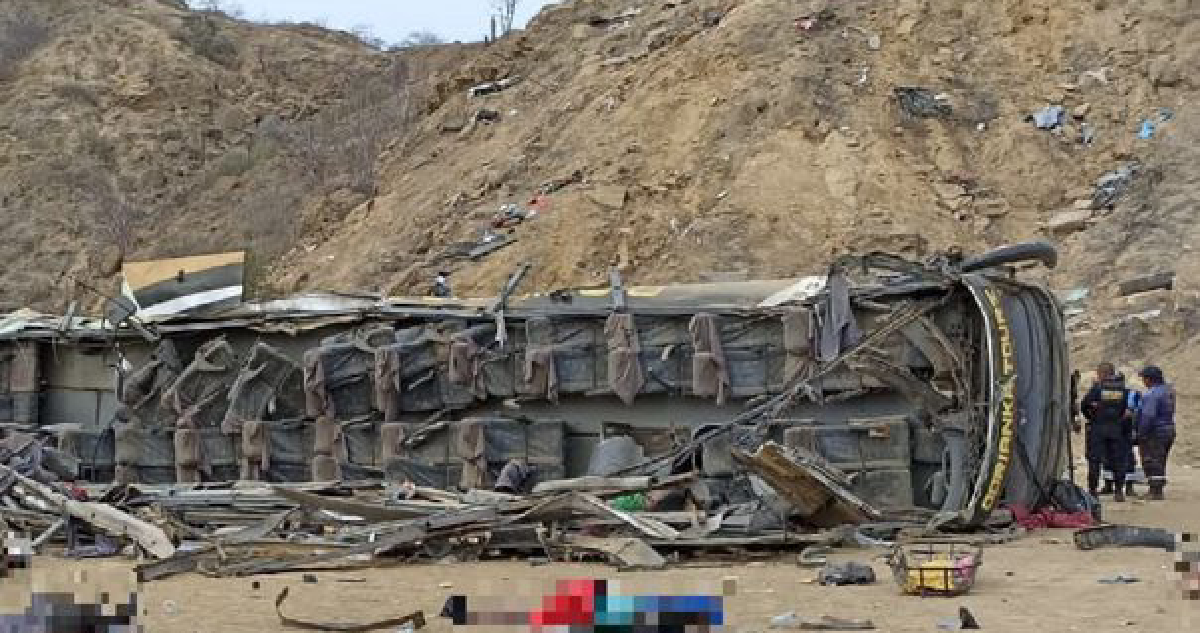 Tragedia en Perú: al menos 20 personas murieron tras caída de bus a un precipicio