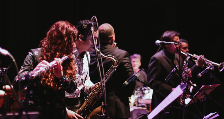 trio de musicos ensamble por la paz