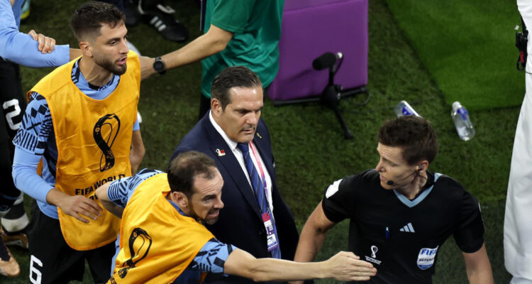 En Uruguay dicen que se salvaron tras sanciones de la FIFA