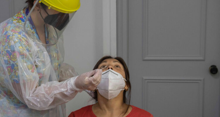 Detectan casos de variante Kraken del covid-19 en Chile