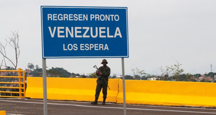 Venezuela y Colombia abrirán toda la frontera para el paso de personas y bienes
