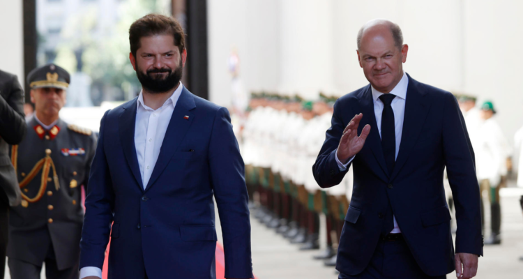 Visita canciller alemán a Chile inicia en Museo de la Memoria