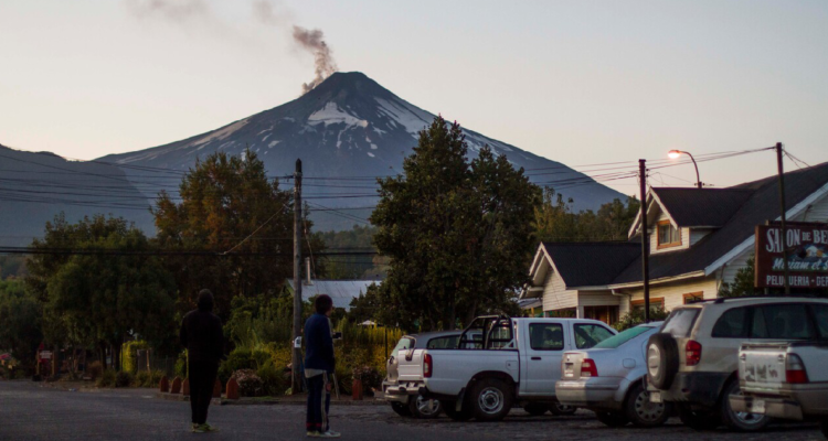 Volcán Villarrica: extienden alerta hacia Panguipulli por aumento en la actividad del cráter