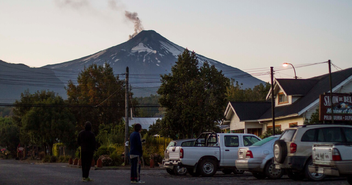 Volcán Villarrica: extienden alerta hacia Panguipulli por aumento en la actividad del cráter