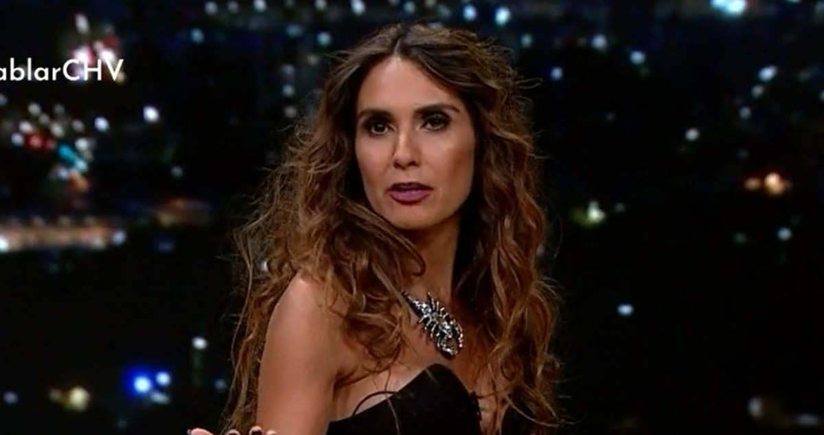 La periodista Yasmín Vásquez narrando el ataque que sufrió en multitienda.