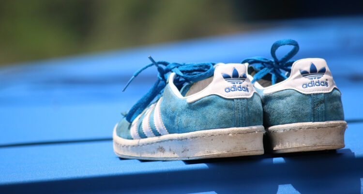 La empresa vietnamita que le fabrica el calzado a Nike y Adidas despedirá a 6 mil trabajadores