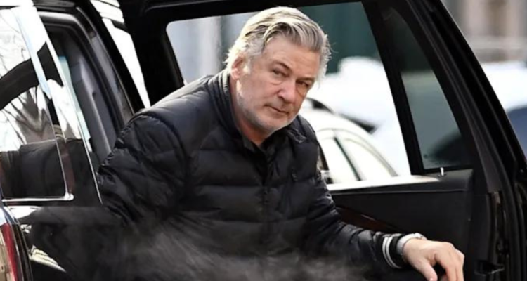 Alec Baldwin formalizado