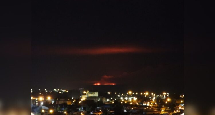 Declaran Alerta Roja por incendio forestal en comuna de Tierra del Fuego