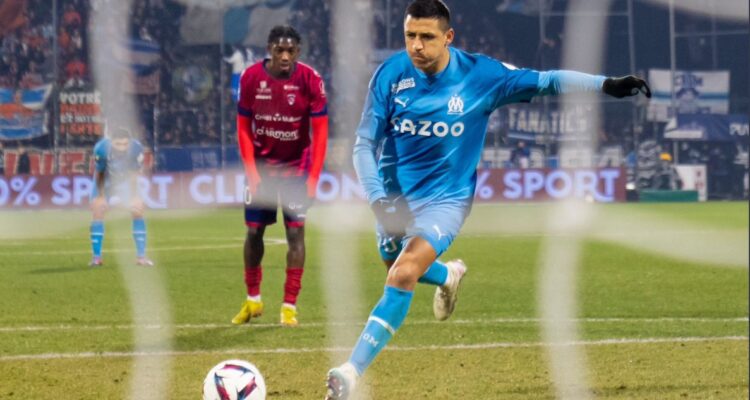 Prensa francesa se rinde ante Alexis Sánchez por su doblete en Clermont