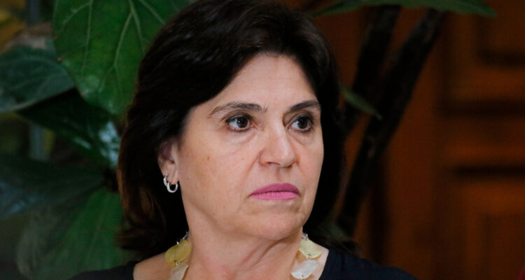 Ministra Uriarte critica “actitud” de las isapres: “Daremos respuesta a cotizantes, no a la industria”