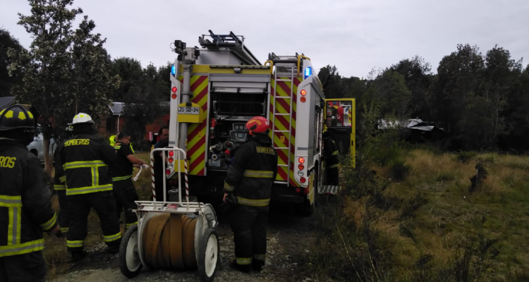 Una cabaña fue totalmente destruida por un incendio en Ancud: no hubo personas lesionadas