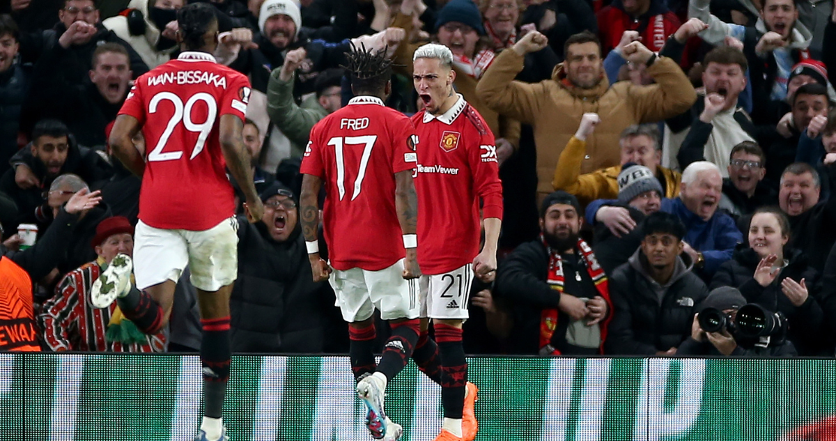 Manchester United pasa adelante ante el Barcelona.|