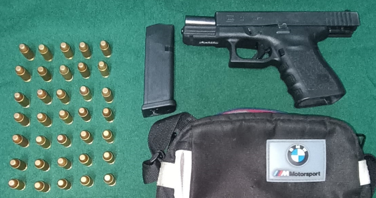Carabineros detiene a hombre que circulaba con un arma de fuego por el Barrio Bellavista en Recoleta