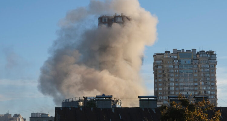 Reportan masivo ataque ruso con misiles y drones contra Ucrania