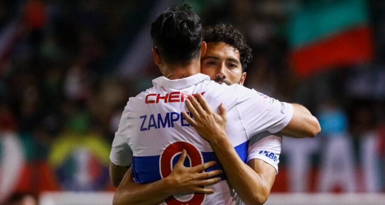 Universidad Católica remontó ante Audax Italiano en La Florida.