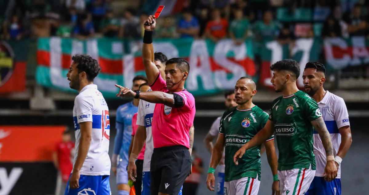 Audax Italiano presenta querella por el arbitraje ante UC.