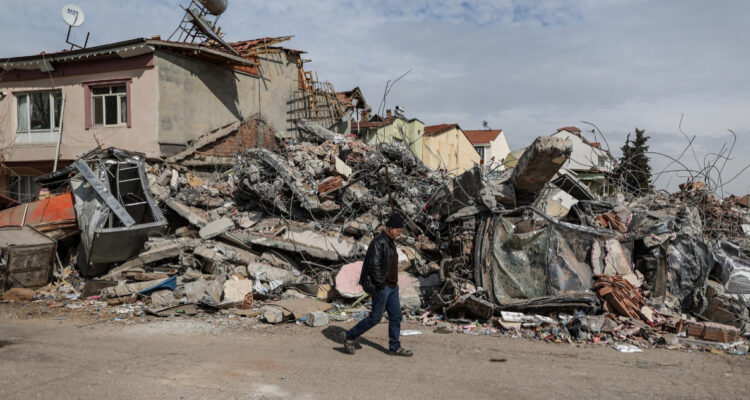 Aumenta a 41 mil cifra de muertos por devastadores terremotos en Turquía
