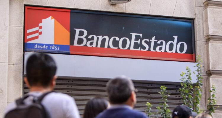 CMF sanciona a BancoEstado por no restituir dineros a clientes afectados por robos y fraudes