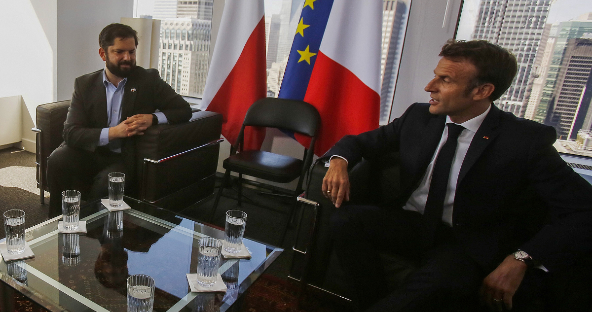 “Gracias, amigo”: Macron ofrece apoyo de Francia a Chile para mitigar incendios y Boric valora gesto