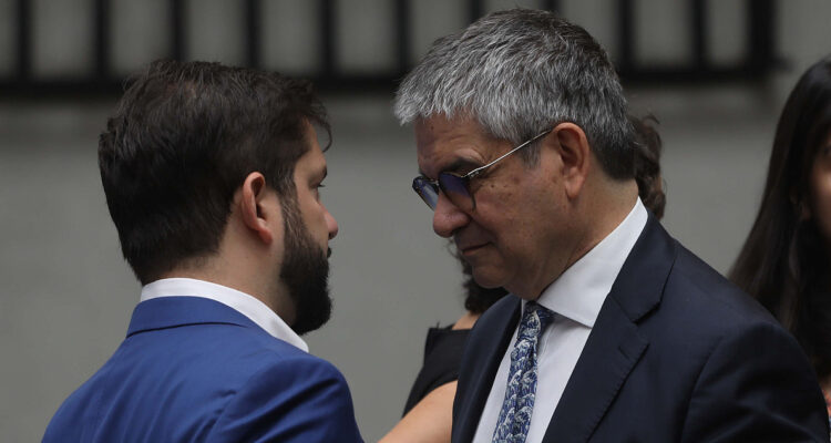 Gobierno pide a empresarios participar activamente en reconstrucción de zonas afectadas por incendios