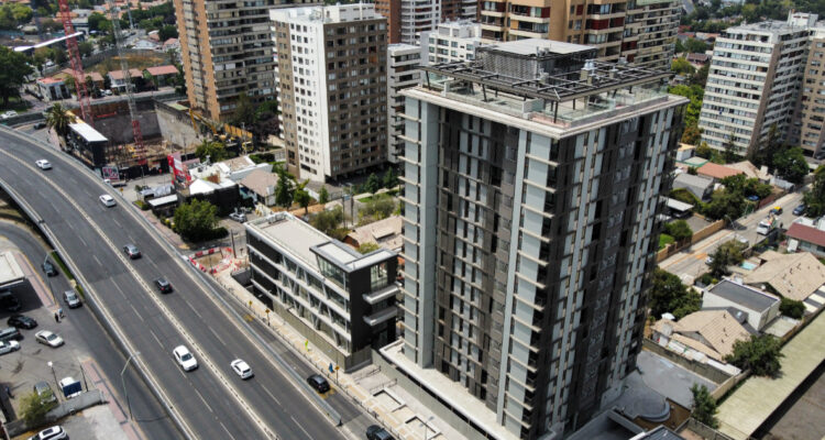 Crisis inmobiliaria: cae oferta de ventas de viviendas nuevas en más de un 40% en el Gran Santiago