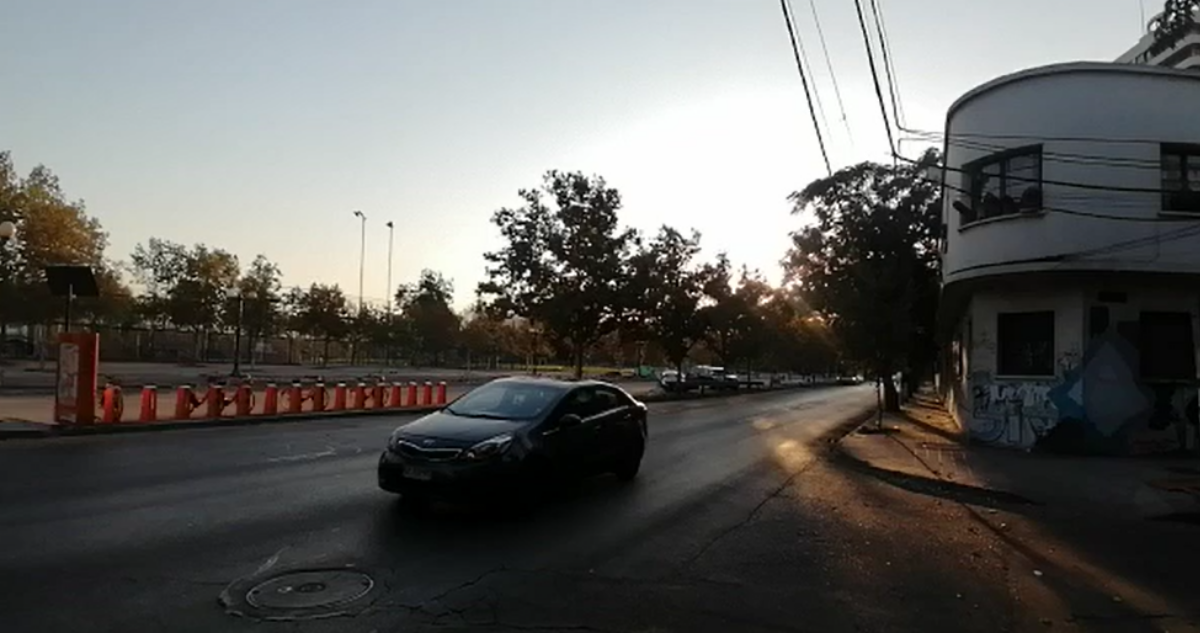 Carabineros investiga hallazgo de cuerpo de la vía pública en el parque de los reyes