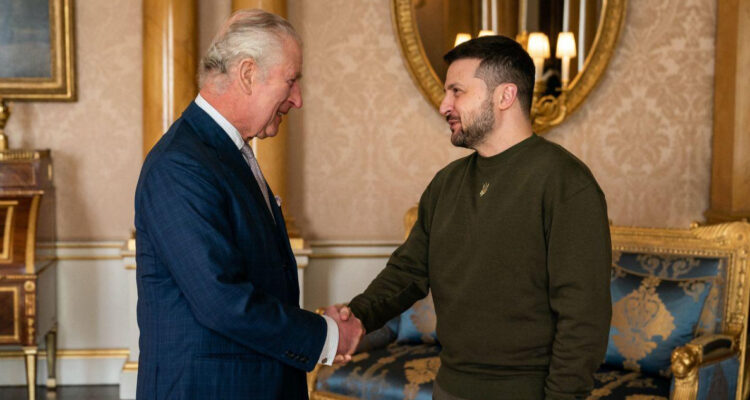 Carlos III recibe a Zelenski en Palacio de Buckingham en “reunión especial”